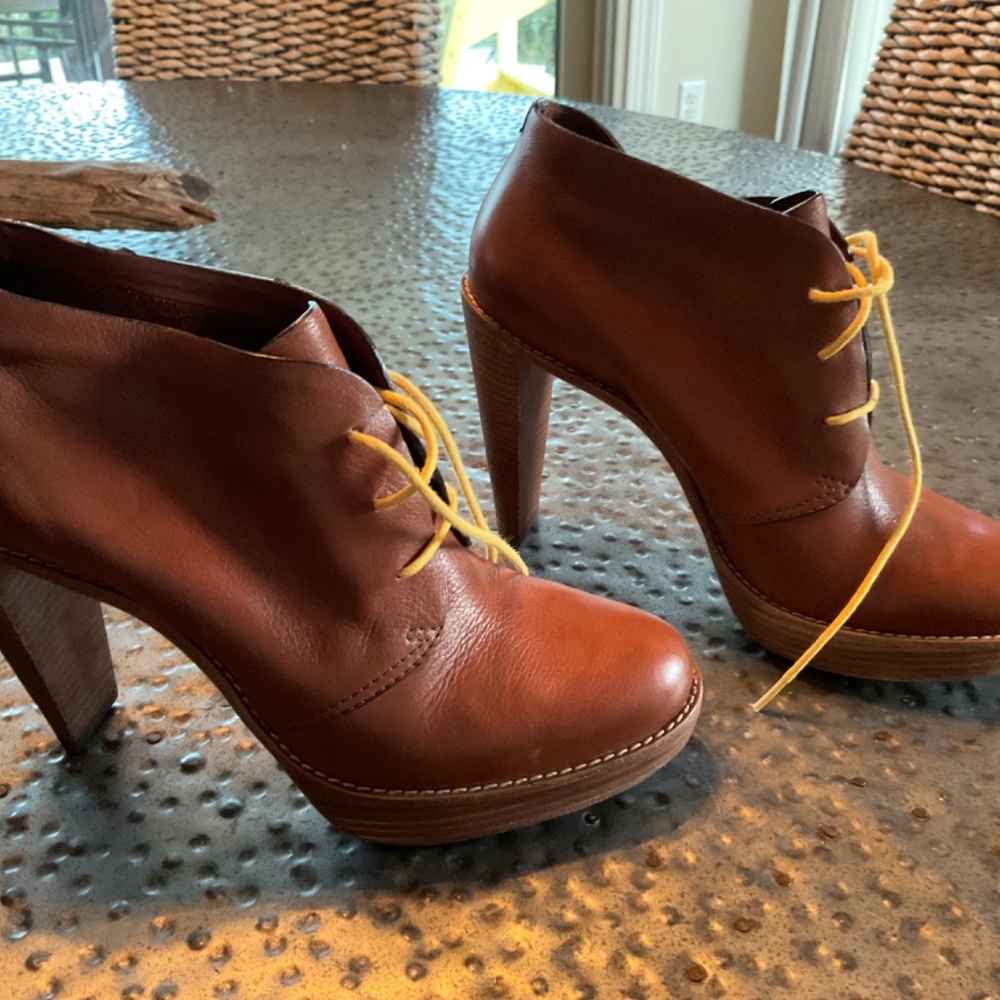 Cole Haan Stephanie Air Chukka, Woodbury - Picture 4 of 9